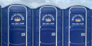 Best Standard Portable Toilet Rental  in Fraser, MI